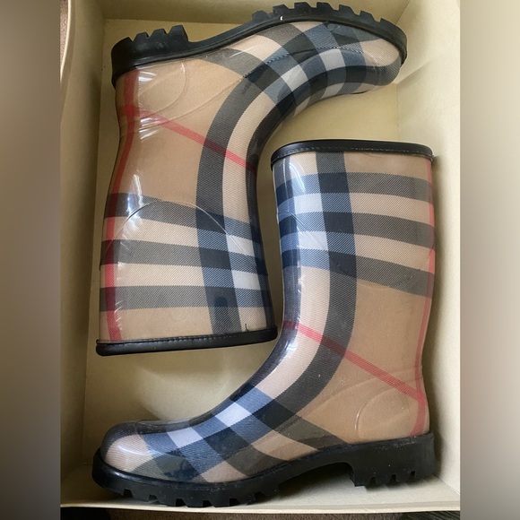 Burberry Rainboots size 39 - Picture 1 of 2